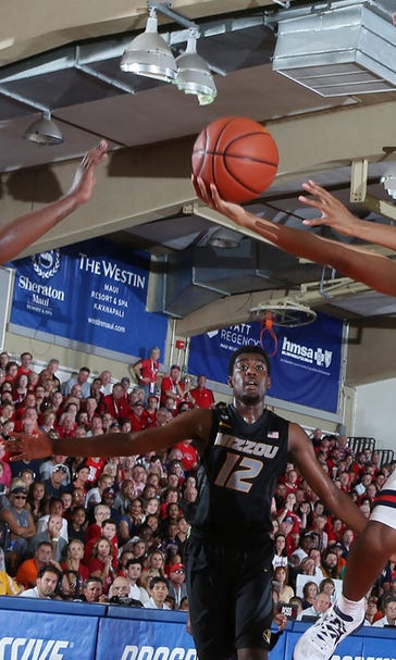 No. 3 Wildcats beat Tigers 72-53 in Maui